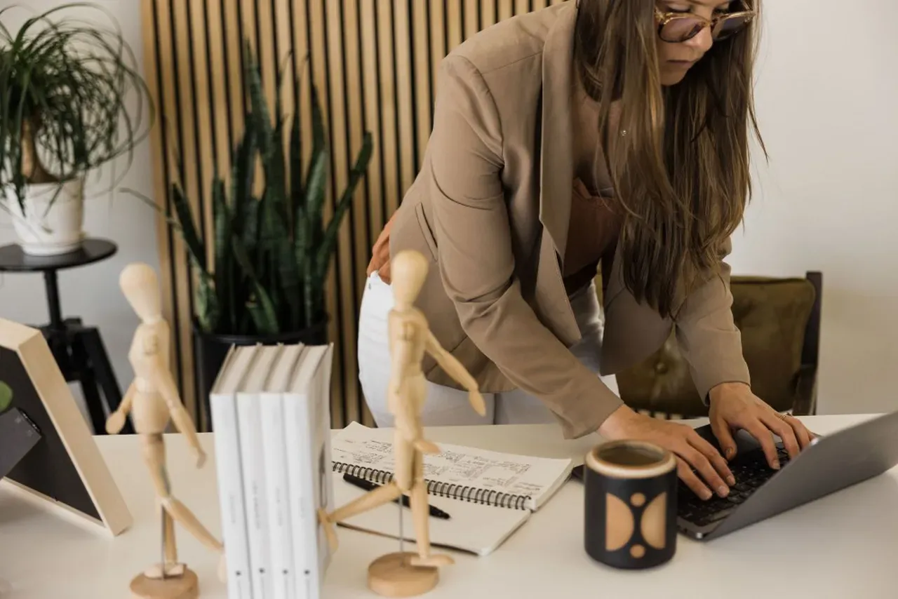 woman with ADHD working and multitasking